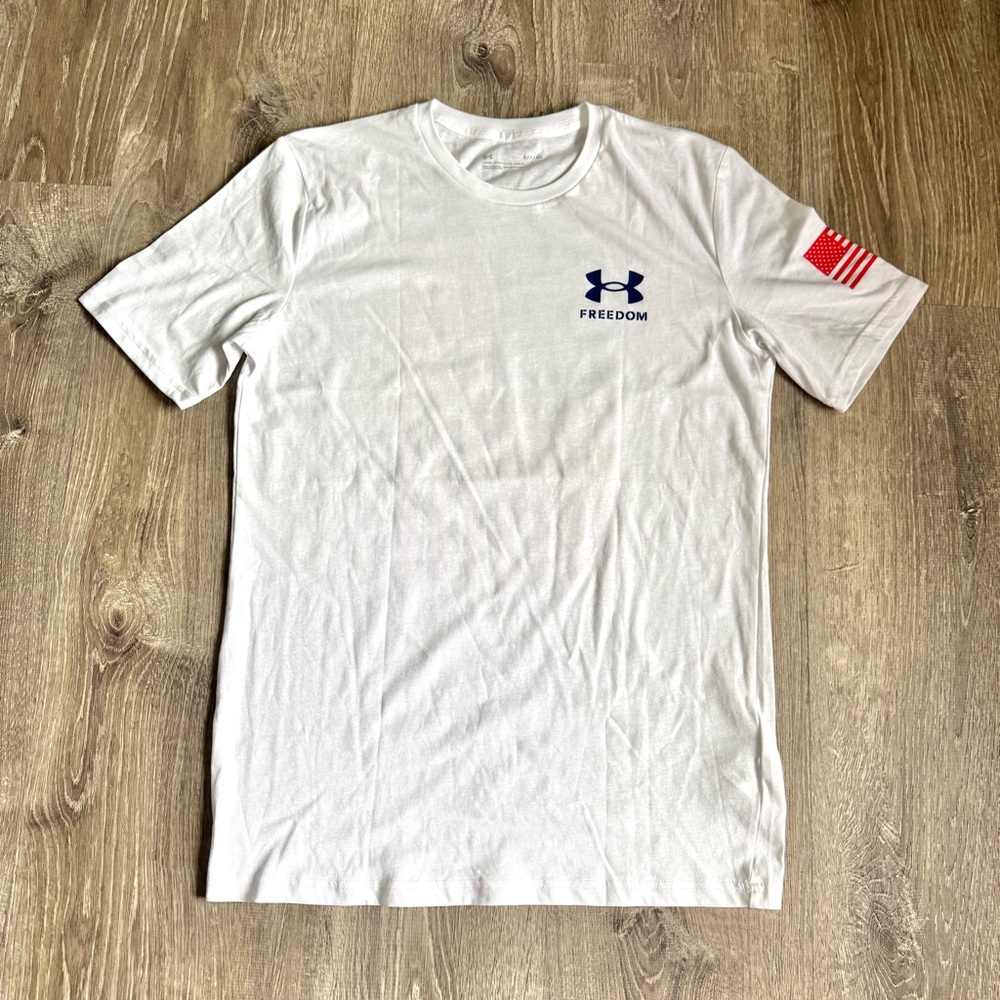 Under Armour Freedom T-Shirt White I Small USA Flag Patriotic Loose Fit